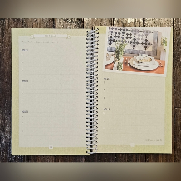 Colorful Quilting Life Monthly Planner - Picture 4 of 4